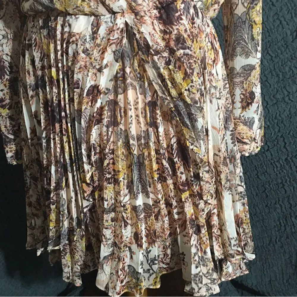 BCBGeneration Floral Pleated Dress Size Small - Picture 7 of 10